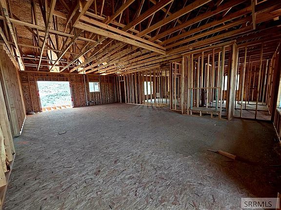 3rd image of 3083 Lancer Ave
