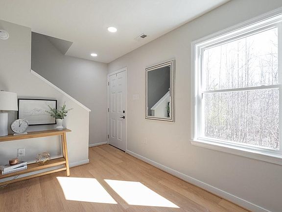 5th image of 2241 Mountain View Rd