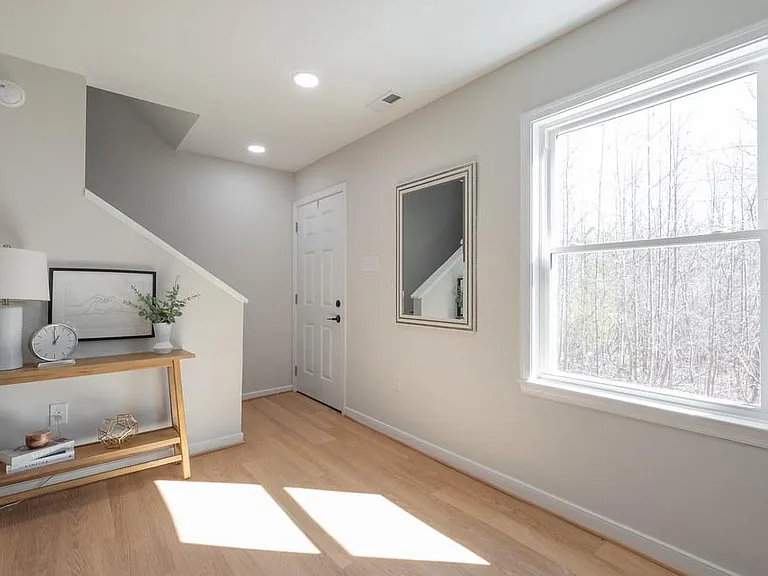 2247 Mountain View Rd — Photo 5