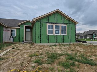 14550 Amanda Ln, Basehor, KS 66007