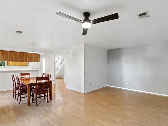 4th image of 3052 Woods Cir