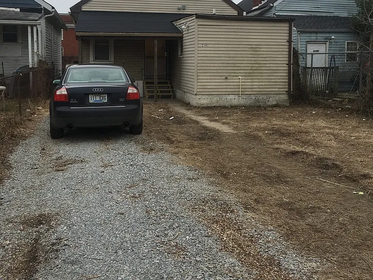 2145 Bank St — Photo 4