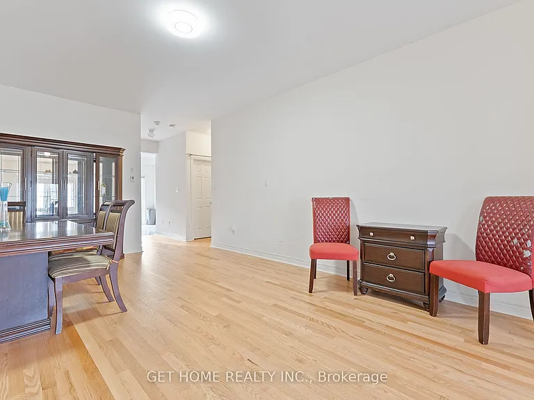 1212 Drinkle Cres — Photo 6