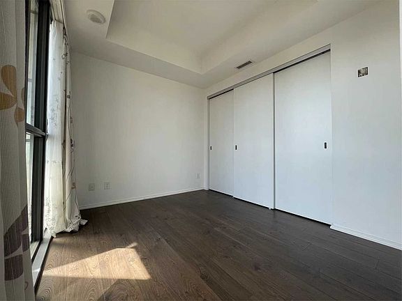 4th image of 101 Charles St E #1710