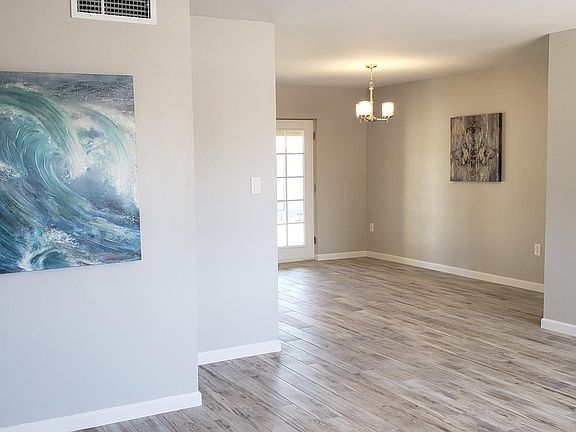 3rd image of 2211 W Corrine Dr