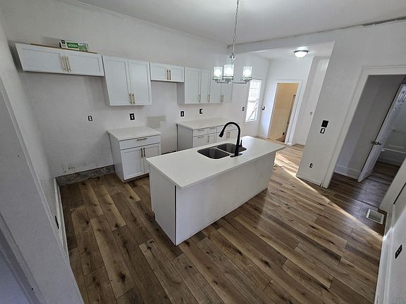 4th image of 2111 S Alice St