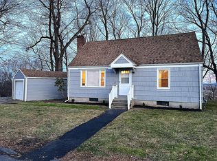 37 Plateau Cir, West Springfield, MA 01089