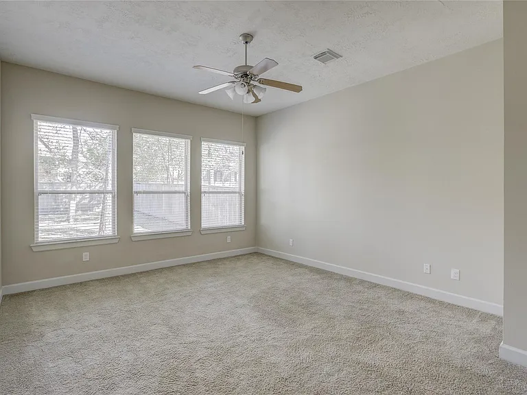 70 S Almondell Cir — Photo 21