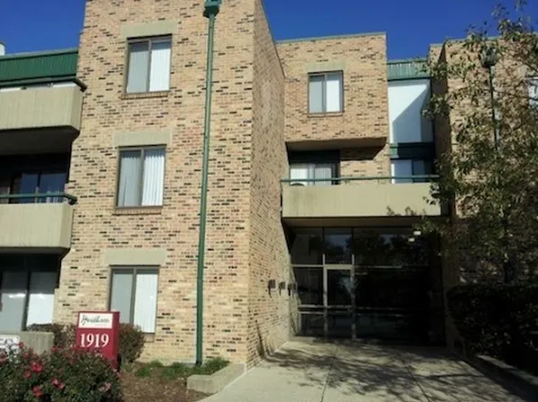 1919 Prairie Sq Unit 204, Schaumburg, IL 60173