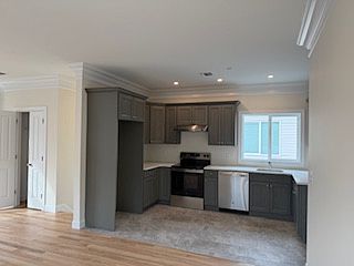1st image of 153 Bentley St #2