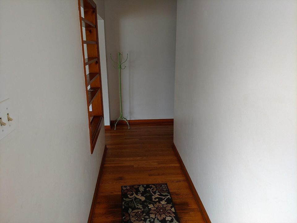 1st image of 105 Lakeview Dr
