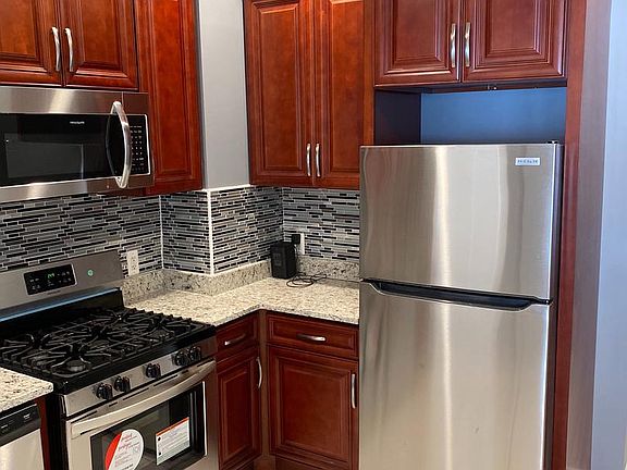 3rd image of 2658 Edmondson Ave