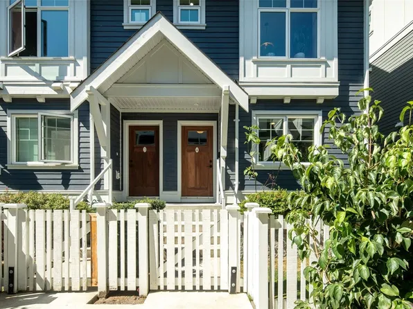 3092 Washington Ave #4, Victoria, BC V9A 0J5