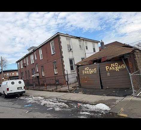 4th image of 628 Linden Boulevard
