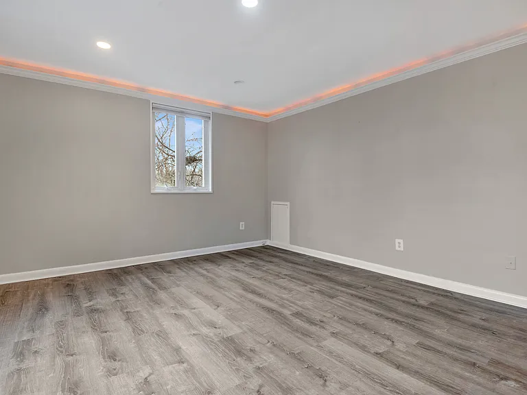 2400 41st St NW #415 — Photo 3