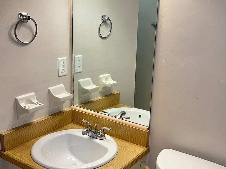 2085 Oak Meadow Cir — Photo 12