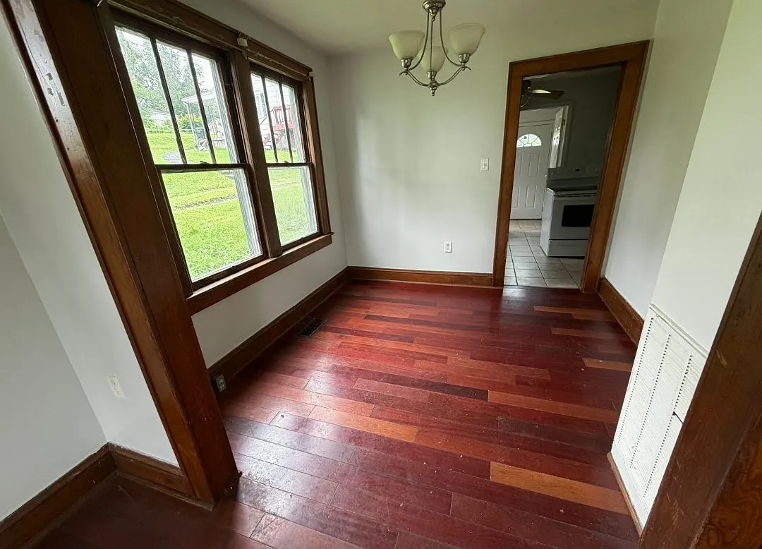 103 Randolph St — Photo 4