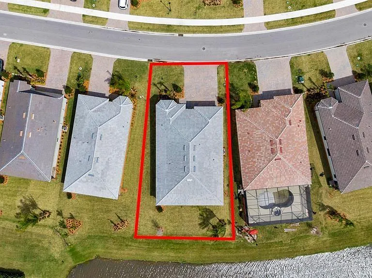 818 SE Courances Dr — Photo 36