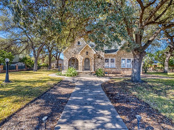 2nd image of 807 N Getty St