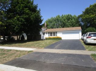 253 Pearson Ln, Rochester, NY 14612