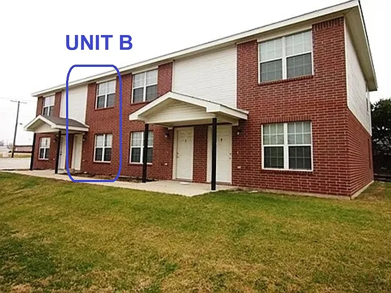 811B Industrial Ave — Photo 1