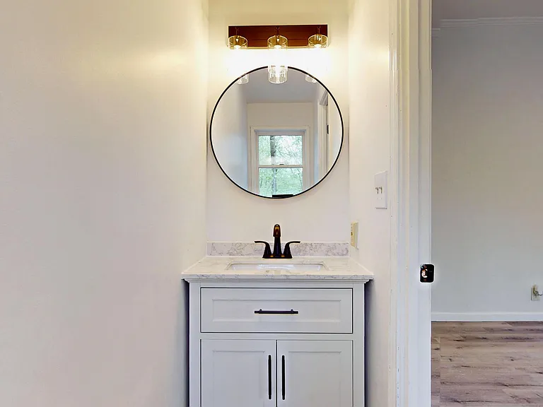 101 Arbutus Ct — Photo 16