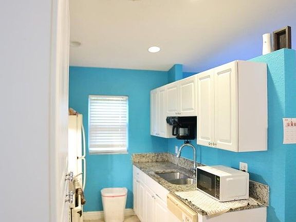 4th image of 2122 E Ridge Circle E