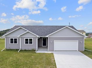 521 Roosevelt St, Baraboo, WI 53913