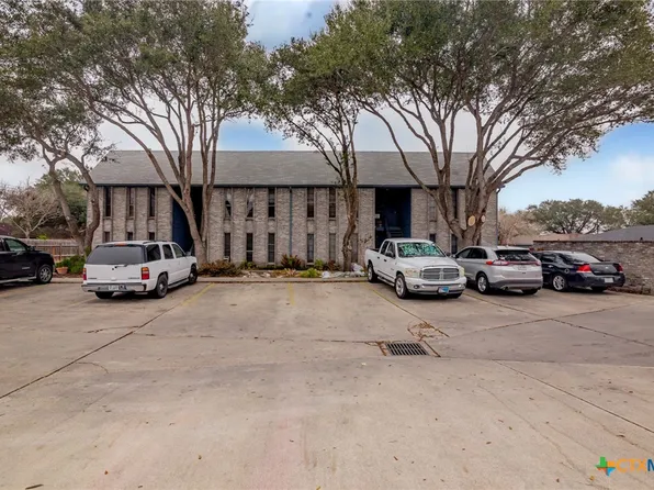 303 Palmwood Dr, Victoria, TX 77901