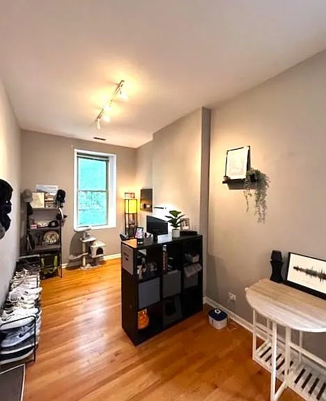 744 N Wolcott Ave #2F — Photo 9