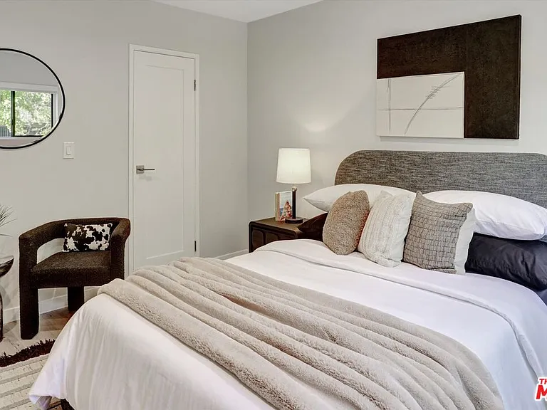 7300 Franklin Ave #346 — Photo 9