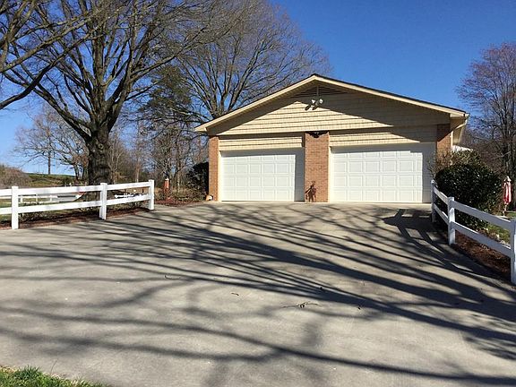 2nd image of 109 Cove Creek Dr
