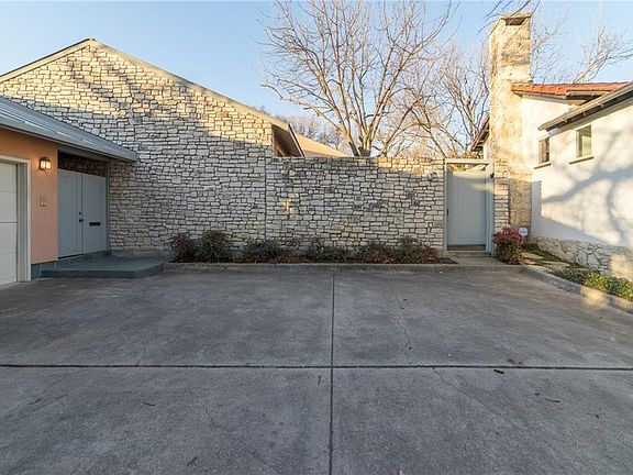 2nd image of 7031 Pasadena Ave