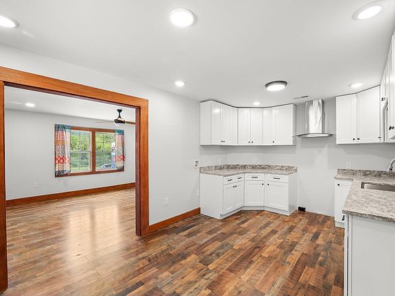 4th image of 804 Eastanallee Ave