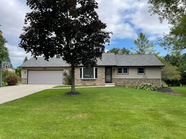 1018 Rogues Way, Green Bay, WI 54313