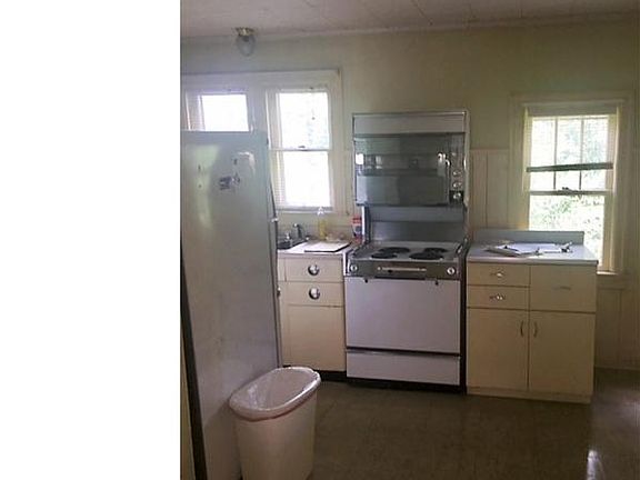 3rd image of 31 River St