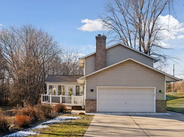 125 Pineview Ln N, Plymouth, MN 55441