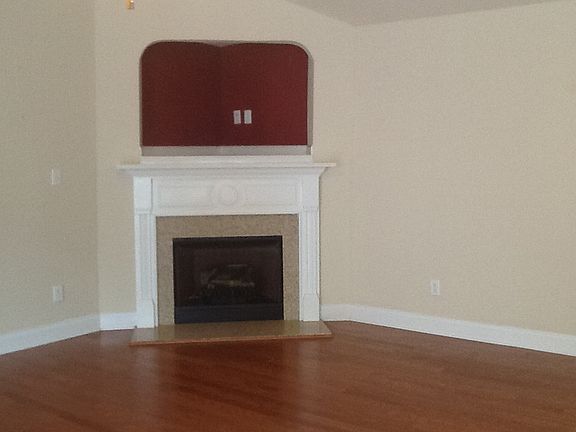 3rd image of 410 Genevieve Dr