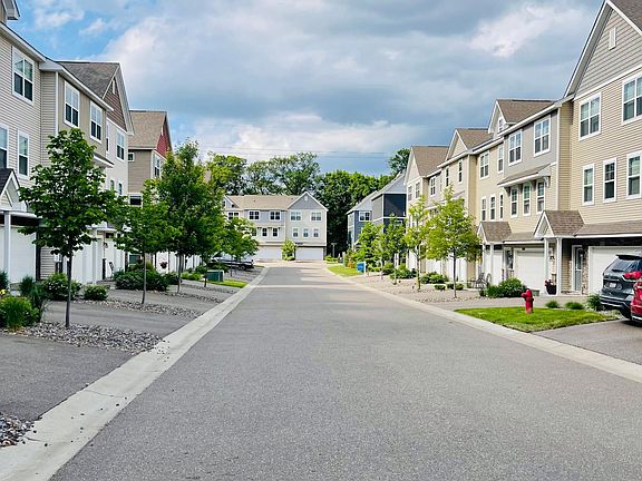 Merrimac Lane leading to Lawndale