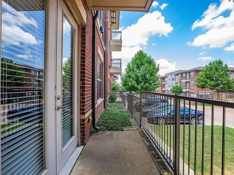 Century Cedar Hill — Photo 17