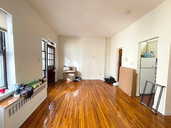 3rd image of 145 W 85th St APT 5B