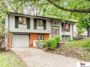 13519 Hickory Cir, Omaha, NE 68144