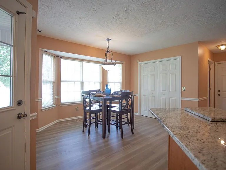 3441 Cross Meadow Dr — Photo 2