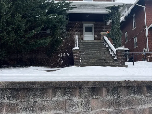 136 Westminster Ave APT 2, Greensburg, PA 15601