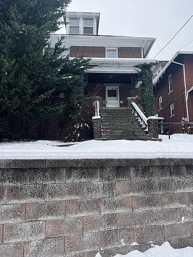 136 Westminster Ave #2 Photo 1