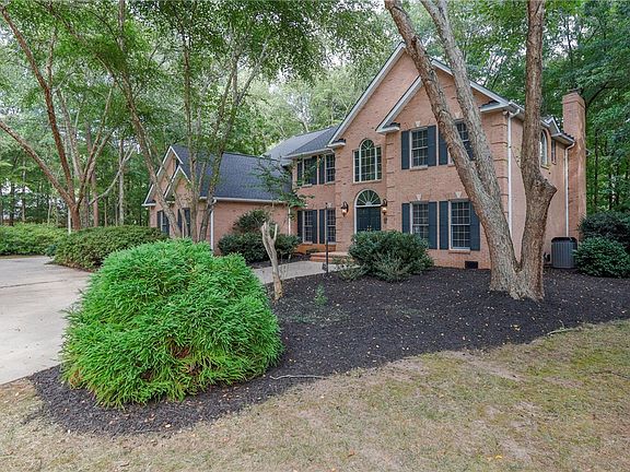 5th image of 1104 Thornehill Dr