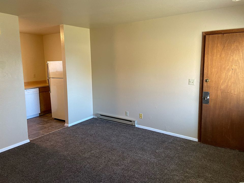 1st image of 1135 American Legion Blvd APT 2