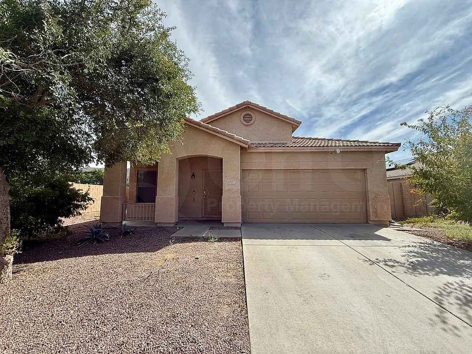 1017 E Pedro Rd