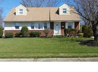 126 Oakdale Rd, Cherry Hill, NJ 08034