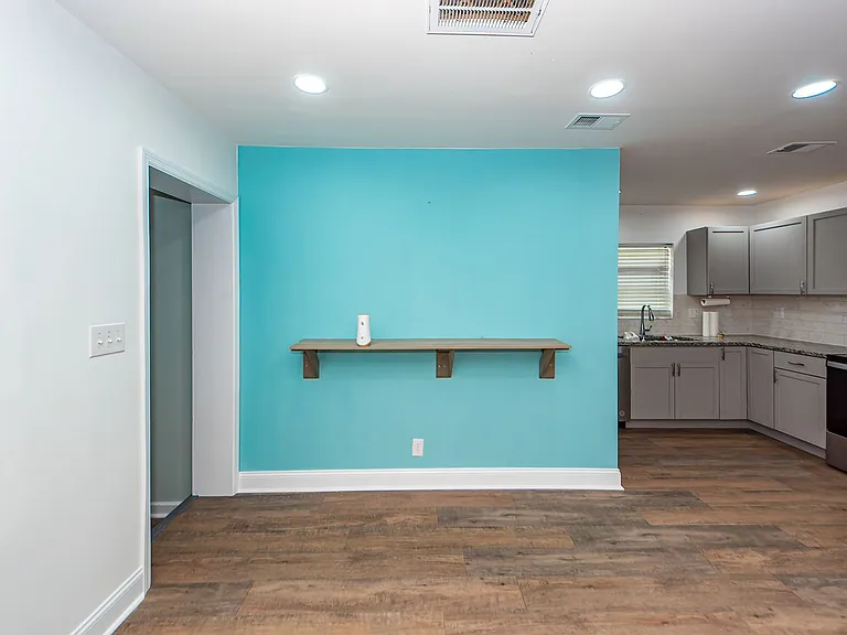 6933 Raymond Ave — Photo 8